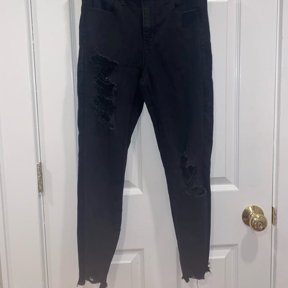 Women’s Black Ripped American Eagle Jeans - Picture 4 of 6